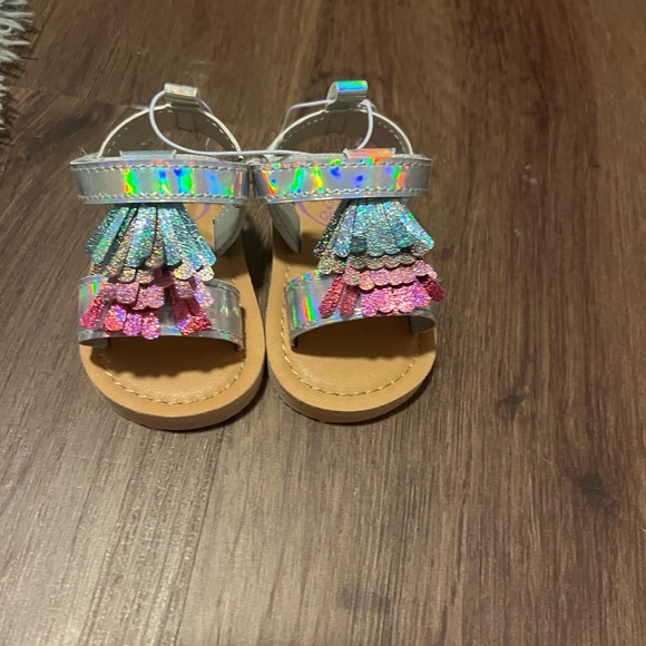 Baby sandals never worn still in box - Picture 3 of 3